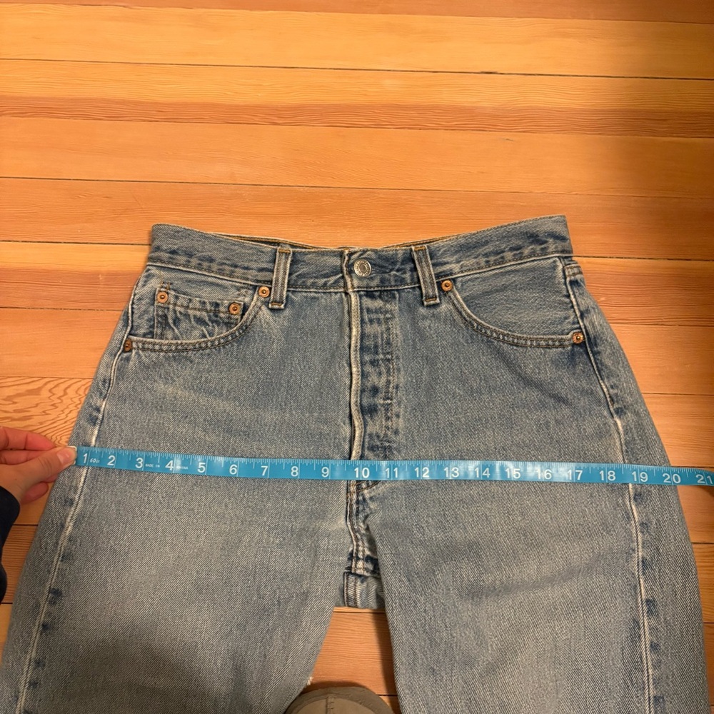 Vintage Levi’s 501 Light Wash Blue Jeans Made in Canada - Picture 13 of 13